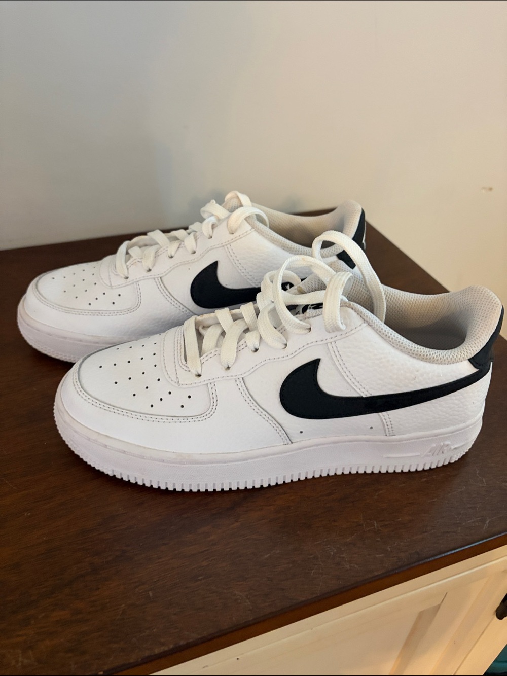 Nike White and Black Low-Top Sneakers